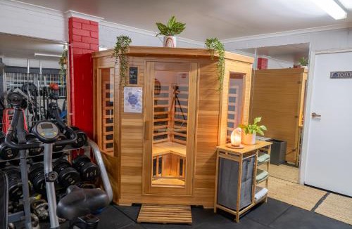 Coorparoo House | Hot Tub, Ice Bath, Gym, Sauna, Pool Table Coorparoo Haven