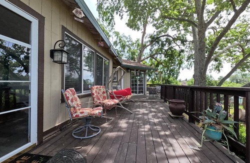 Shingle Springs House | Hot Tub, Modern farmhouse, Pet Friendly & Lake View Retreat in Shingle Springs