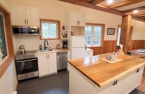 Ucluelet Cabin | Hot Tub · Spacious Cabin w/Views on Terrace Beach! ⎮Captain's Quarters