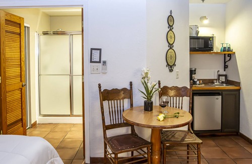 Tahquitz River Estates Hotel | Hotel California - A Town & Desert Boutique Hotel
