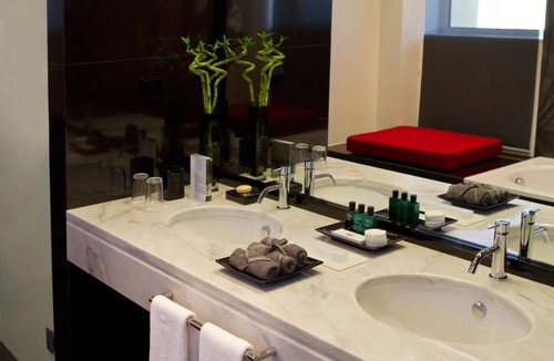 Oliveira De Azemeis Hotel | Hotel Dighton