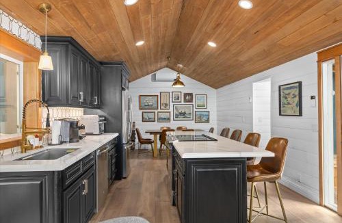 Lodge Hill House | House of Joy-Sleeps 12