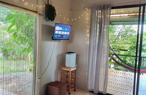Bouvet Island House | House with beautiful forest view, A/C, balcony and kitchen 5 min from downtown