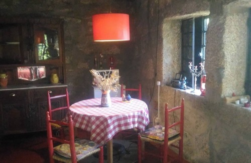 Covilha House | HOUSE WITH PRIVATE NATURAL POOL PET FRIENDLY 7 KM COVILHÃ 3 KM PENHAS SAUDE