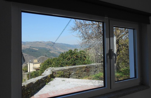 Bomfim Ski Chalet | Housing for rural tourism. Offers