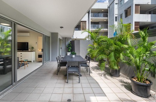 Fortitude Valley Apartment | Huge terrace apartment with free parking in the heart of Fortitude Valley