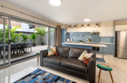 Fortitude Valley Apartment | Huge terrace apartment with free parking in the heart of Fortitude Valley