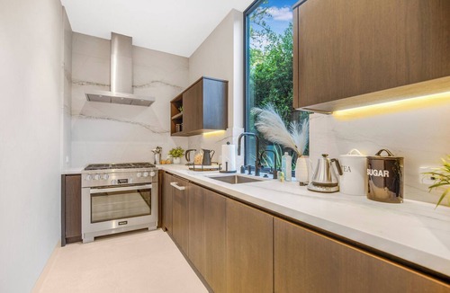 Beverly Hills Apartment | Hutton Modern
