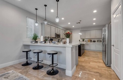 Henderson House | Iconic 6BR Vegas Villa. Heated Pool, Spa & Games