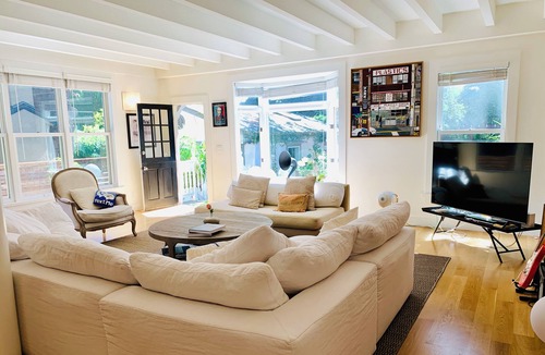 Professorville House | Iconic Victorian House in the heart of Palo Alto