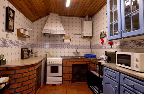Baiao Cottage | Ideal Country House for Pool/Pool, BBQ