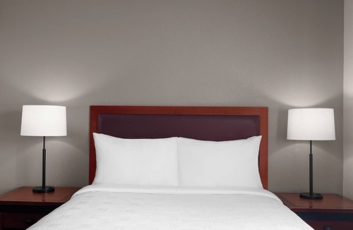 East Roseville Parkway Hotel | Ideal Suite Perfect for Extended Stays, Families, & Business Travelers!