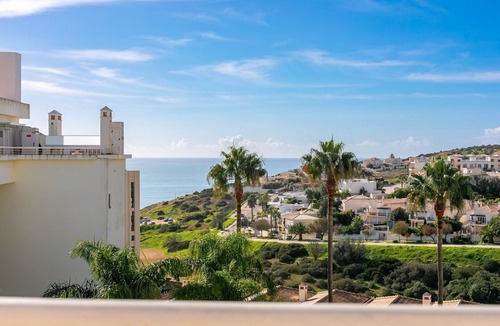 Porto de Mos Apartment | Ideally located for a perfect beach holiday