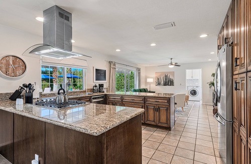 Palm Desert House | Idyllic setting just a 5-minute walk to El Paseo!