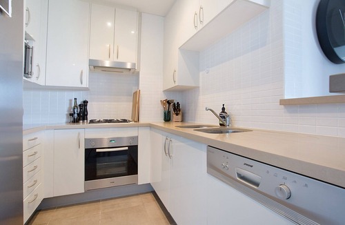 Southport Apartment | Immaculate 3 Bedroom Apartment Central Gold Coast. Modern Stylish