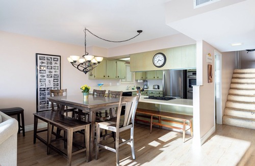 West Newport House | INCREDIBLE VIEWS FROM THIS OCEANFRONT HOME-just blocks north from NB Pier 318001