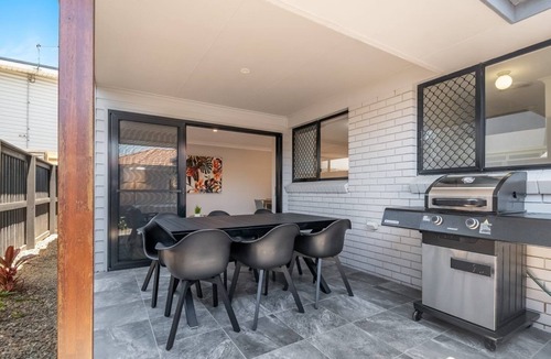 North Creek Apartment | Indah is a well-proportioned residence provides the perfect single-level home.