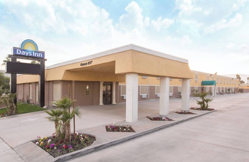 Indio Hotel | Indio is Incredible - Day Inn By Wyndham - 2 Queen Bed room for Coachella