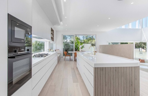 Mermaid Waters Apartment | Indulge in luxury in Mermaid Waters, where a brand new bespoke home awaits you!