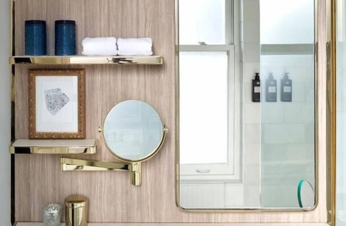 Union Square Hotel | Indulge in The Perfect Blend of Luxury and Convenience! Pet-friendly Property