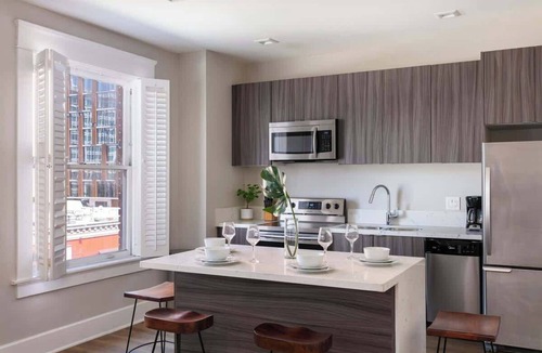 Gaslamp Quarter Hotel | Insta-worthy 2BR Hotel Suite | Heart of Gaslamp
