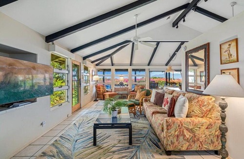 Downtown Lahaina House | International Colony Club 43 · ICC 43 Spacious 2BD Cottage Walk