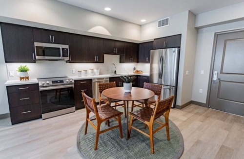 Burlingame Condo | Inviting 3BR Bayswater Condo for a Peaceful Stay
