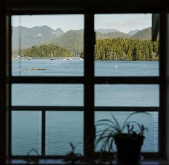 Tofino Apartment | Island Vista - Waterfront Condo