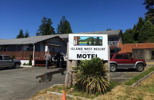 Ucluelet Hotel | Island West Resort-Motel