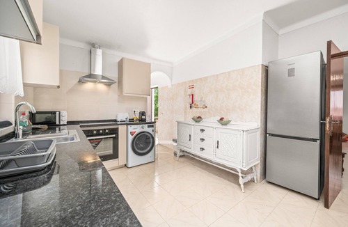 Monte Raposo Villa | Isolated country house with pool 5 km from the beach