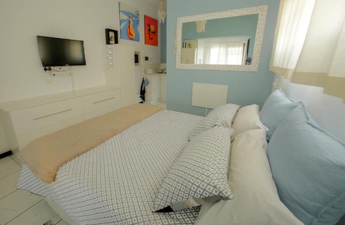 Wavecrest Apartment | J Bay Dreaming