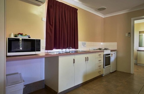 Kearneys Spring Hotel | Jefferys Motel