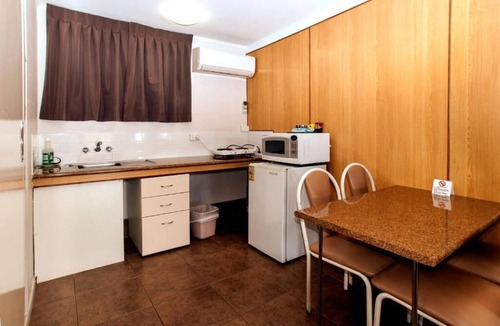 Kearneys Spring Hotel | Jefferys Motel