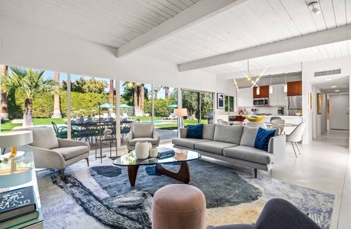 Sunmor House | Jewel of Palm Springs – Private Pool, Hot Tub, Huge Lawn & Mountain Views in Sunmor