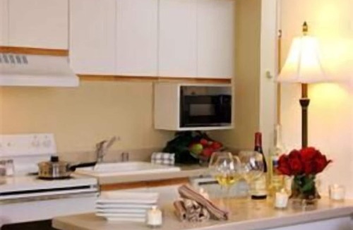 Las Vegas Strip Apartment | Jockey Club Suites