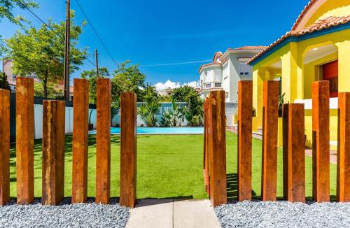 Costa de Caparica Hostel | Kali Vice Surf Villa