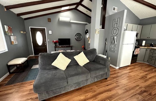 Allied Gardens House | Keighley Private Guest House in fabulous San Diego near all attractions!