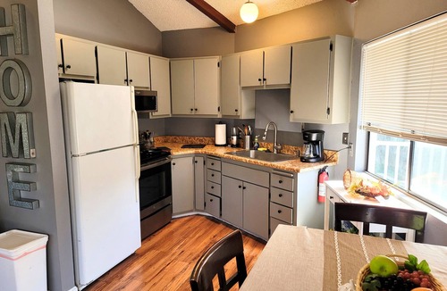 Allied Gardens House | Keighley Private Guest House in fabulous San Diego near all attractions!