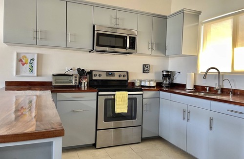 El Tezal Condo | King Bed 2/2 Condo - Newly Furnished - Walk to Beach
