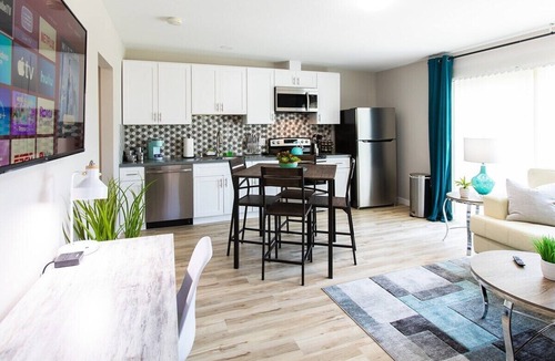 San Carlos House | King Bed| Full Kitchen |55"TVs|Fast Wi-Fi | |W/D
