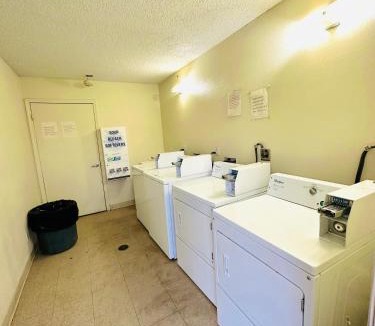 Kingsburg Hotel | King's Inn Motel