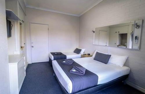 Hamilton House | Kingsford Riverside Inn