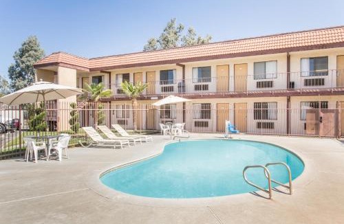 Madera Hotel | Knights Inn Madera