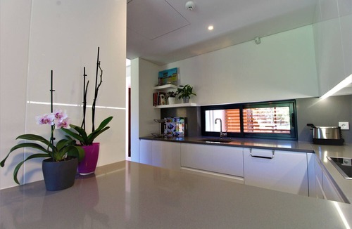 Vilamoura Ski Chalet | L'Orangerie Green Garden by SAPvillas