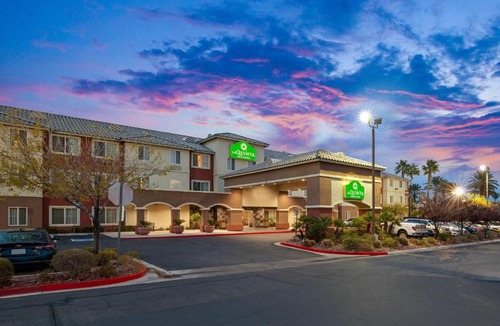 Peccole Ranch Hotel | La Quinta by Wyndham Las Vegas RedRock/Summerlin