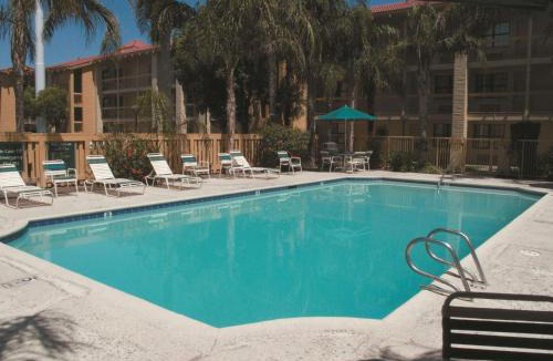 Bakersfield Hotel | La Quinta Inn by Wyndham Bakersfield South
