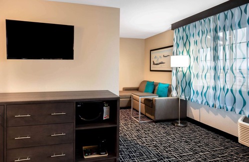 Sunrise Manor Hotel | La Quinta Inn & Suites by Wyndham Las Vegas Nellis