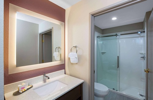 Sunrise Manor Hotel | La Quinta Inn & Suites by Wyndham Las Vegas Nellis