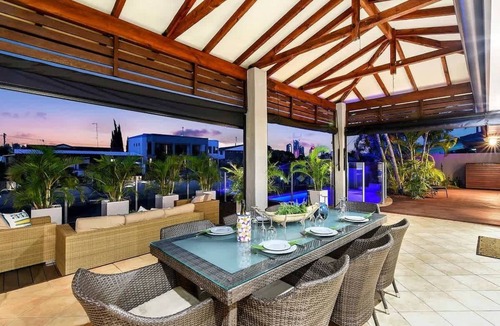 Broadbeach Waters House | La Vida Summary: The