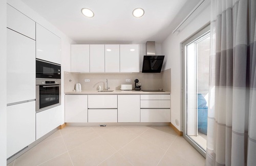 Lagos Apartment | Lagos Modern 2 With Pool by Homing